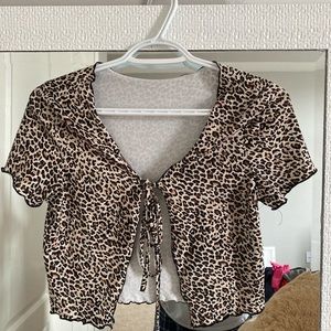 CHEETAH PRINT TIE UP CROP TOP!